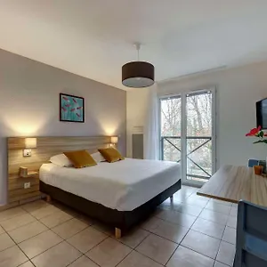 Hotel Zenitude Hôtel-résidences L'orée Du Parc ***