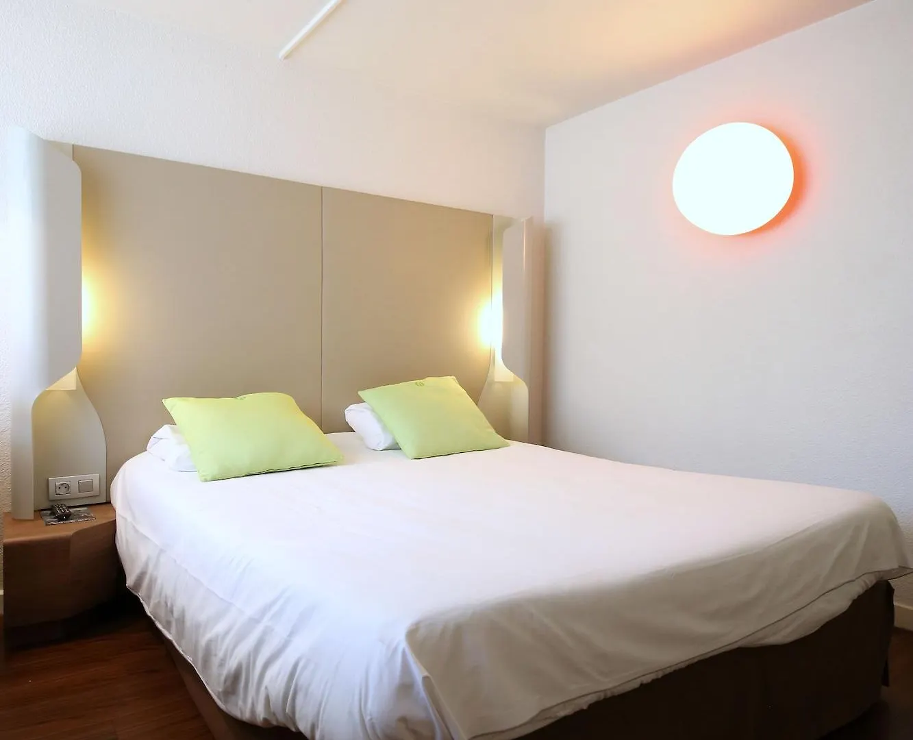 ***  Hotel Campanile Aix En Provence Ouest Jas-De-Bouffan Aix-en-Provence Francia